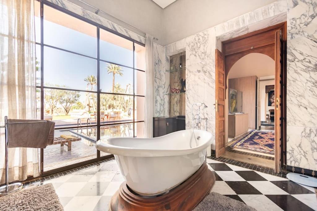 Villa May Sur Le Golf De La Palmeraie With Cooker And Butler Included マラケシュ エクステリア 写真