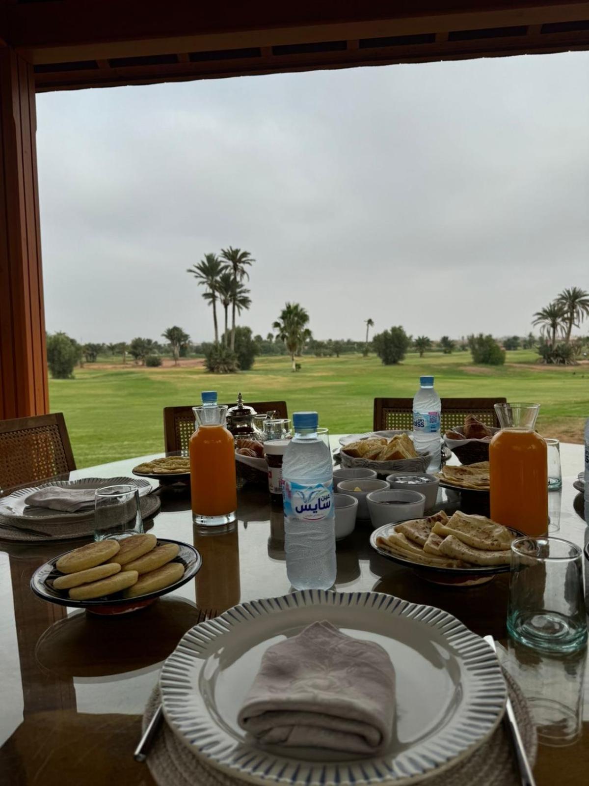 Villa May Sur Le Golf De La Palmeraie With Cooker And Butler Included マラケシュ エクステリア 写真